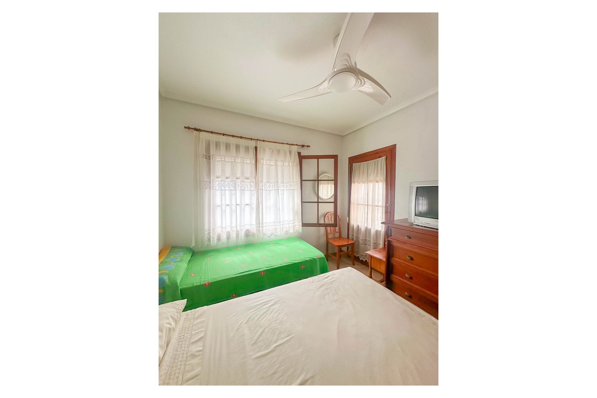 Resale - Bungalow -
Torrevieja - Urb. Rosaleda