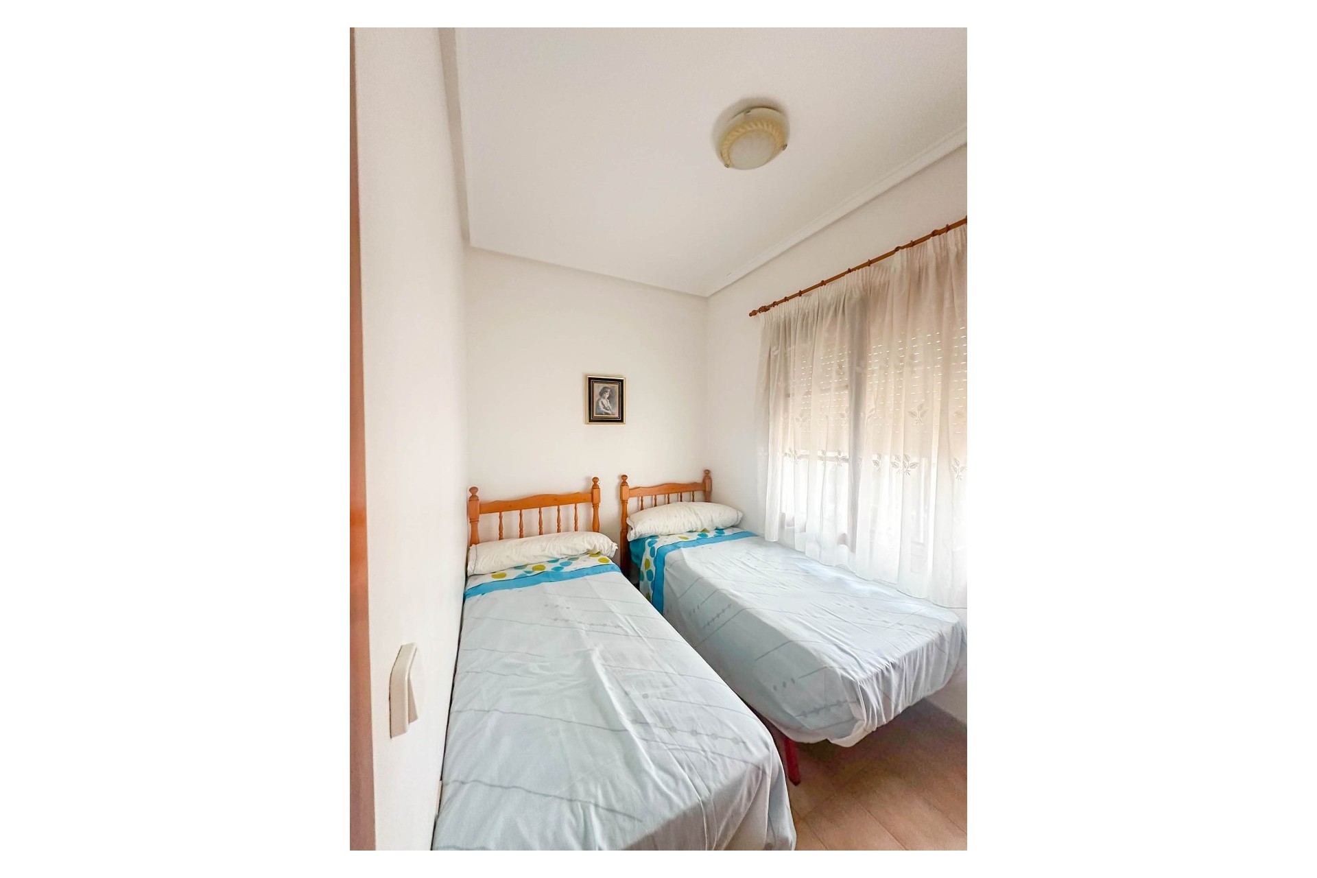 Resale - Bungalow -
Torrevieja - Urb. Rosaleda
