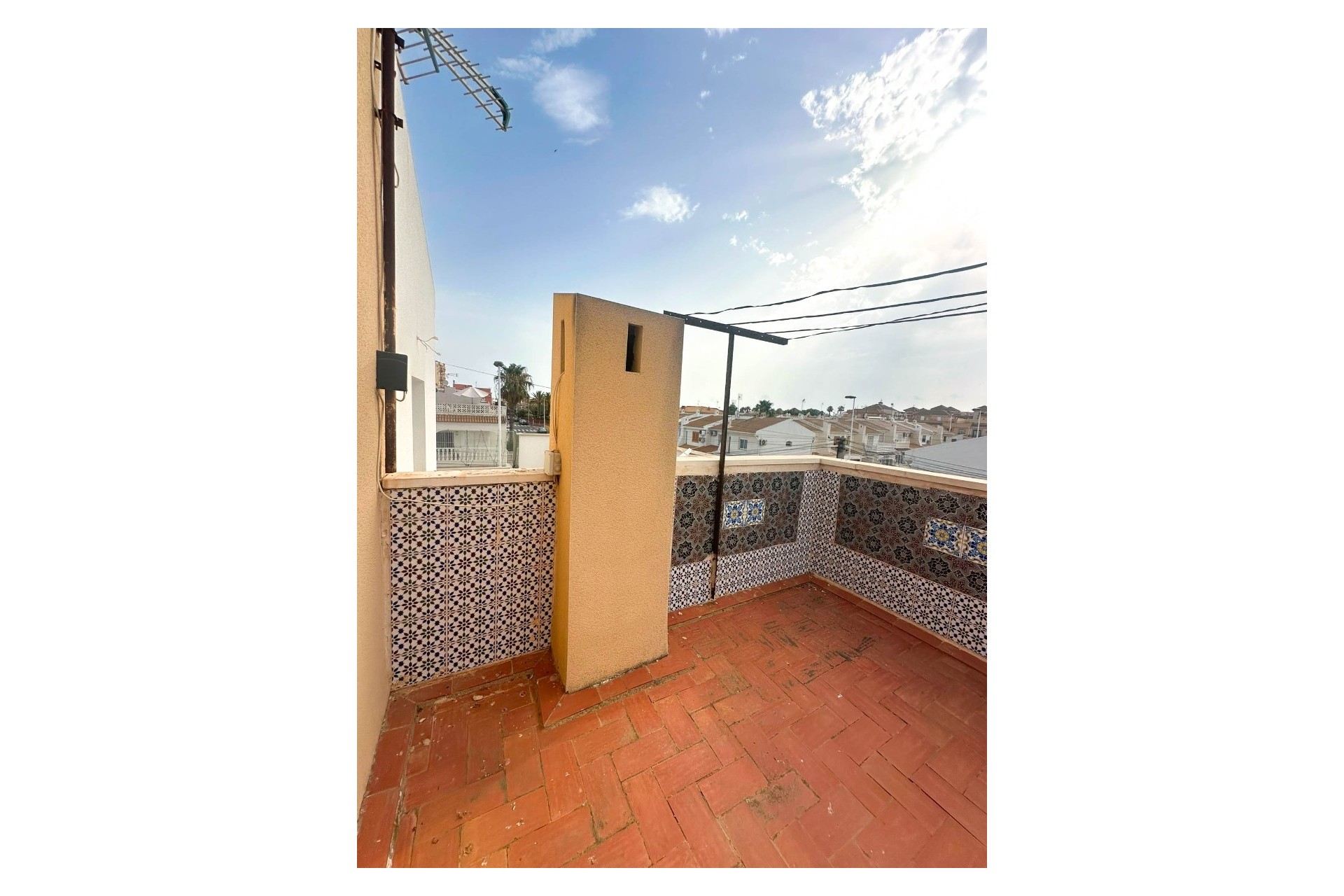 Resale - Bungalow -
Torrevieja - Urb. Rosaleda
