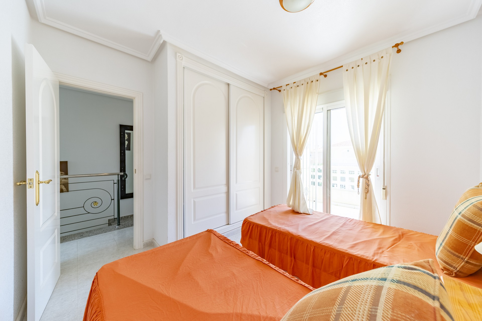 Resale - Casa de Pueblo -
Ciudad quesada - Doña Pepa