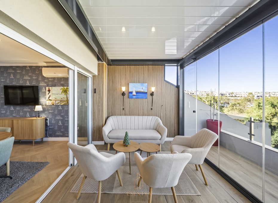 Resale - Casa de Pueblo -
Torrevieja - Cabo Cervera