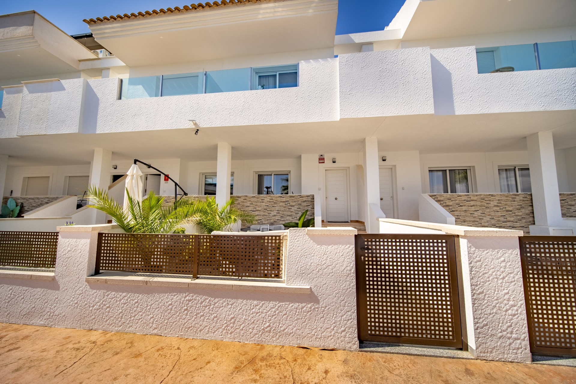 Resale - Casa de Pueblo -
Torrevieja - Los altos