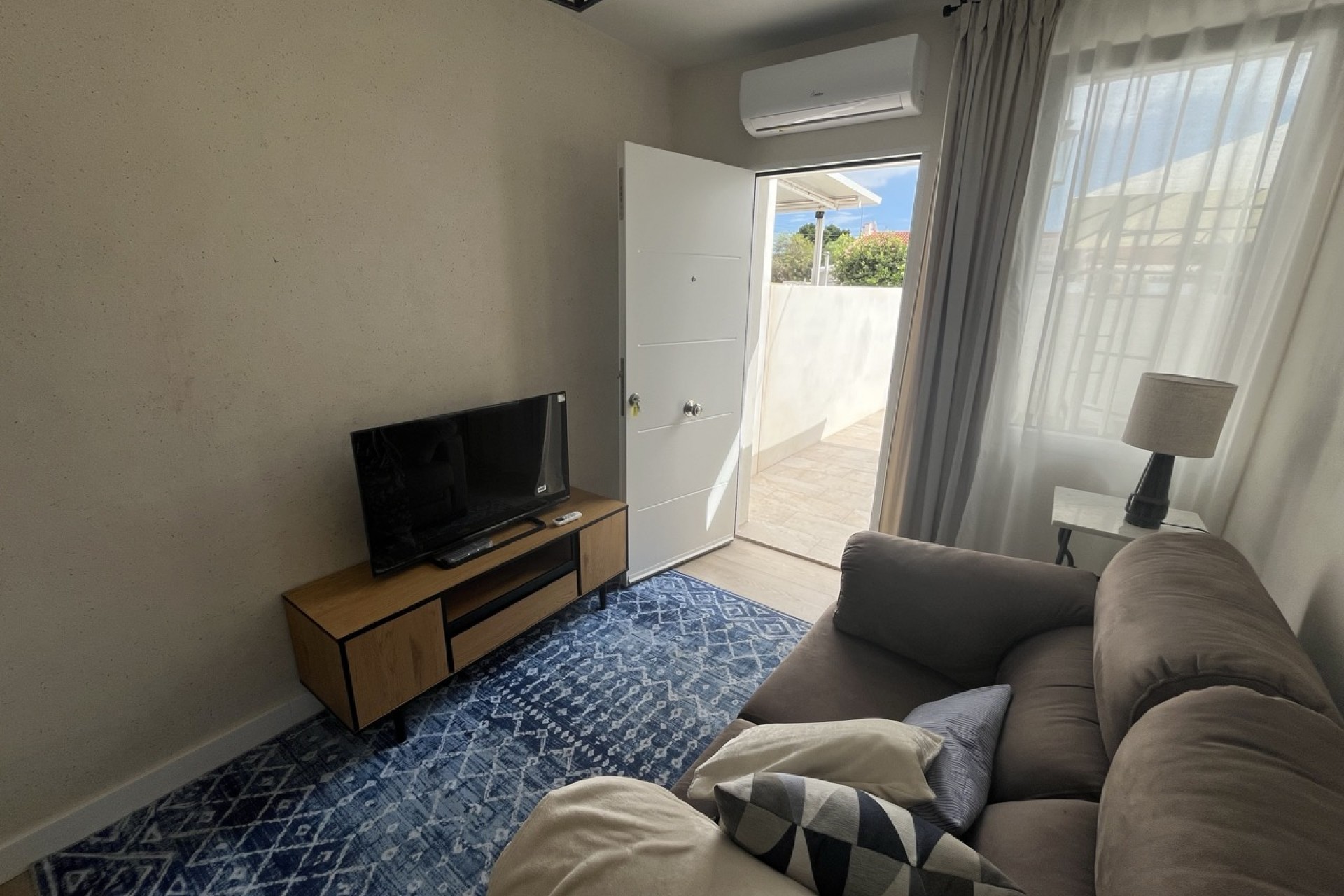 Resale - Casa de Pueblo -
Torrevieja - Torreta - Florida