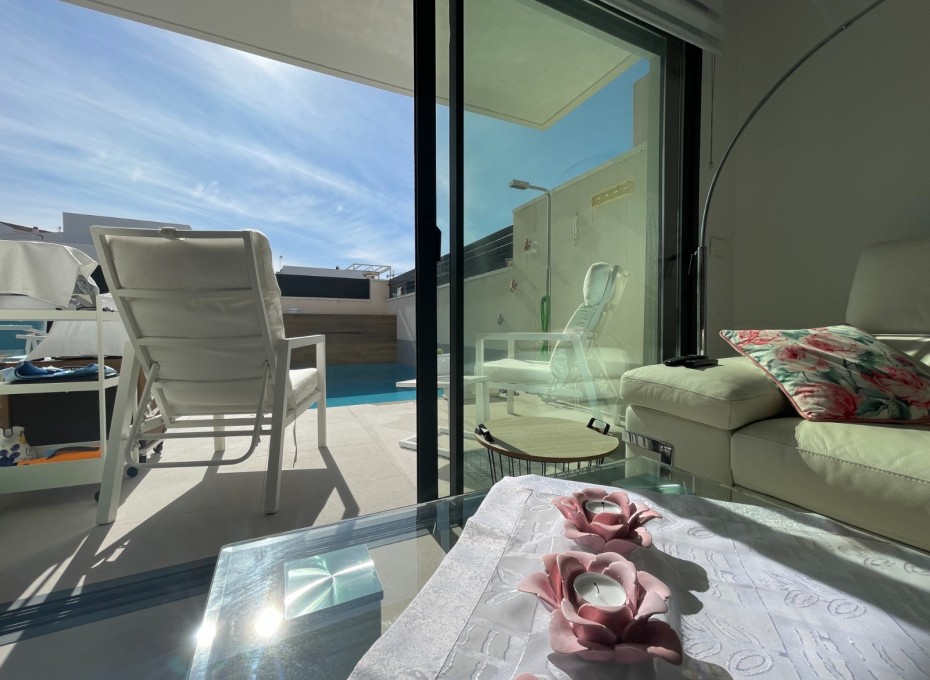 Resale - Chalet Adosados -
Benijofar - Centro