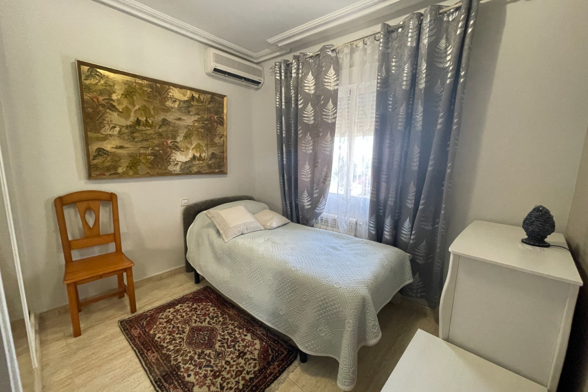 Resale - Chalet / Villa -
Guardamar del Segura - Alicante