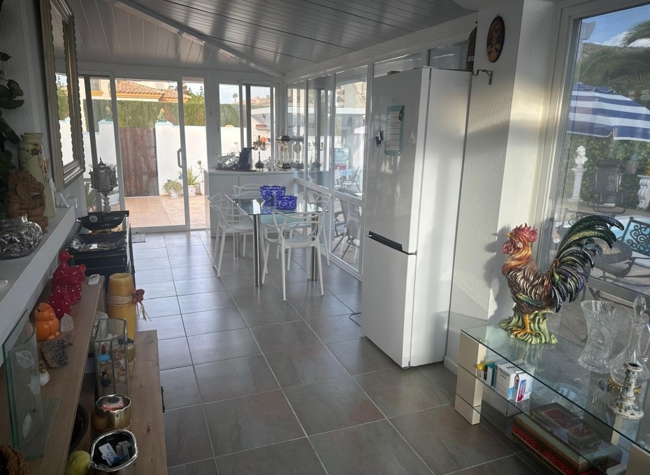 Resale - Chalet / Villa -
Hondón de las Nieves - Urbaniz La Montañosa