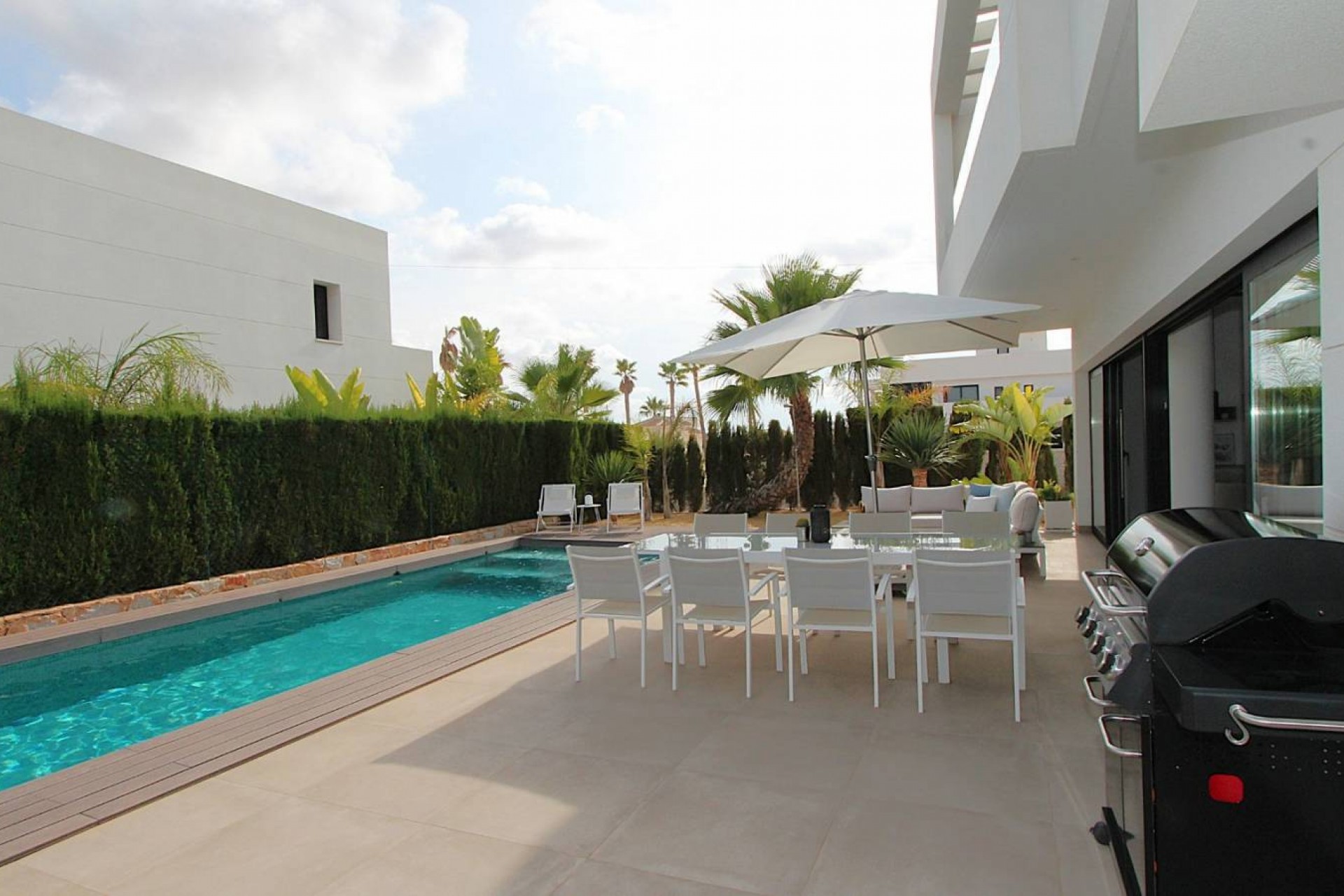 Resale - Chalet / Villa -
Rojales - Cuidad Quesada