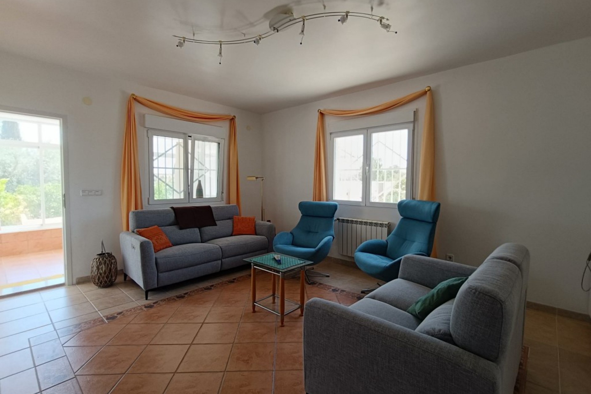 Resale - Country House -
Albatera