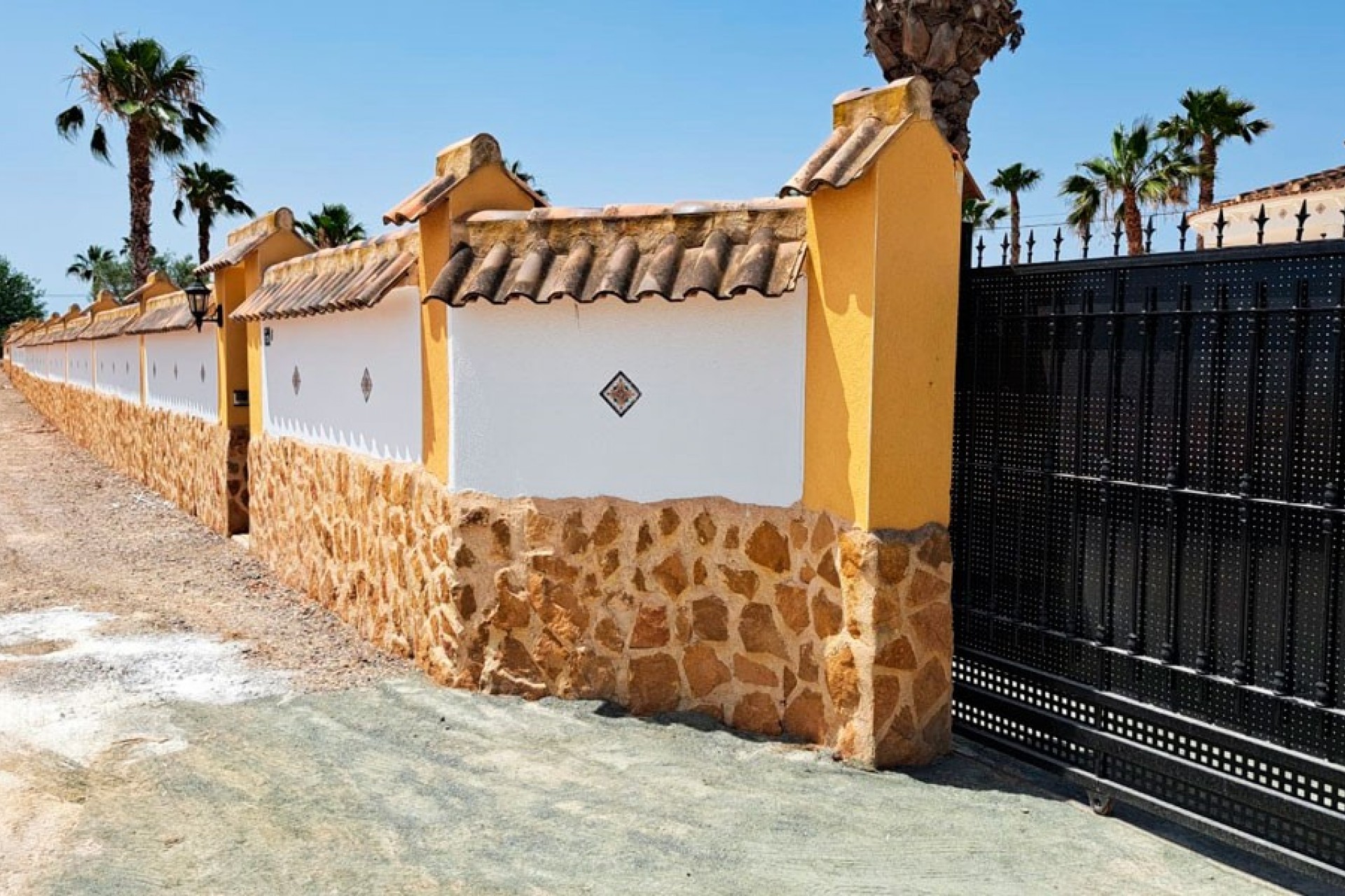 Resale - Country House -
Catral