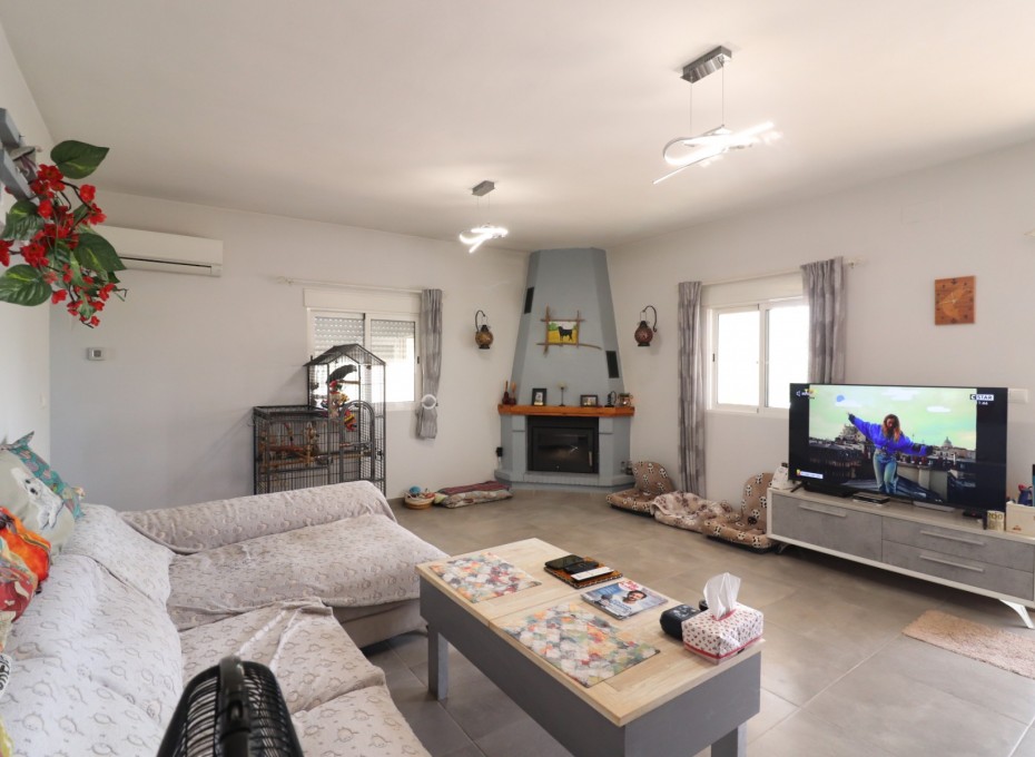 Resale - Country House -
Orihuela - La Campaneta
