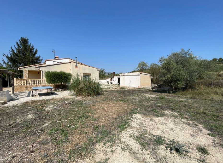 Resale - Detached House / Villa -
Millena