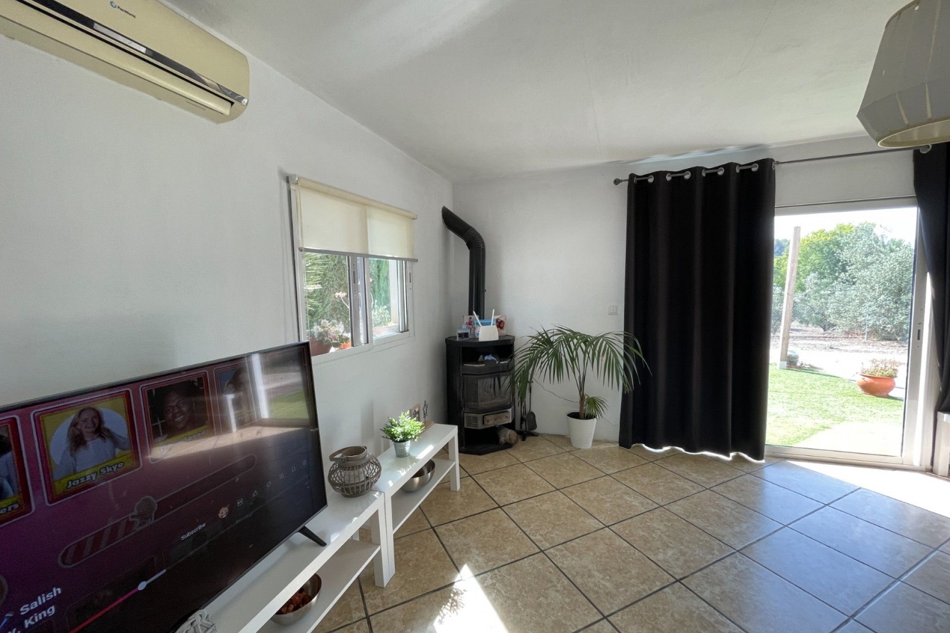 Resale - Detached House / Villa -
Millena