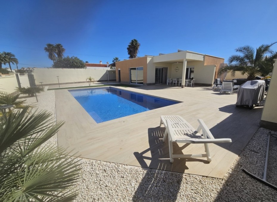 Resale - Detached Villa -
Torreta Florida