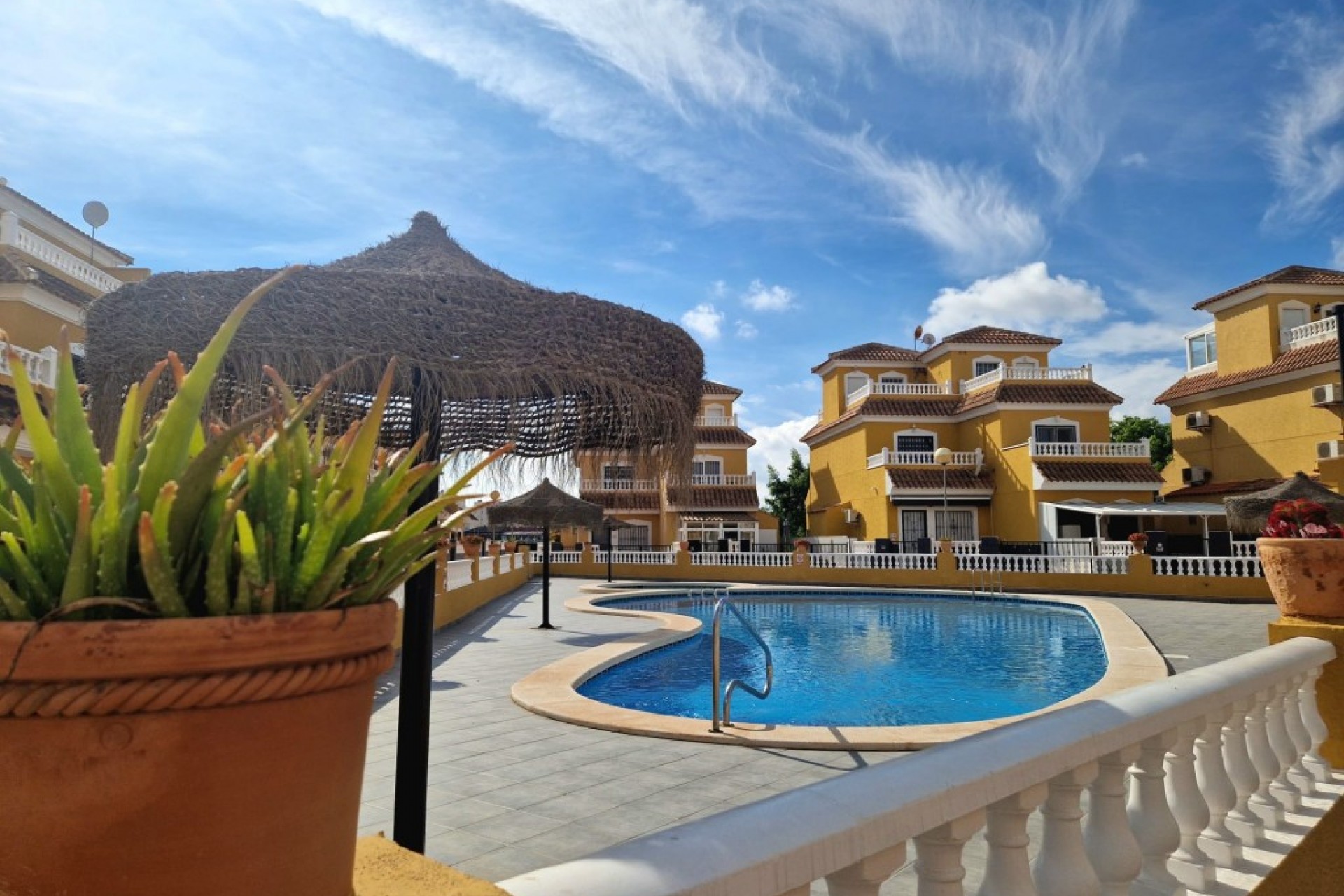Resale - Duplex -
Playa Flamenca