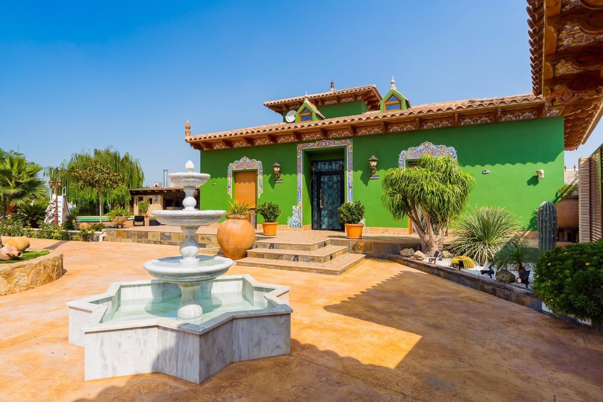 Resale - Finca / Country Property -
Almoradí