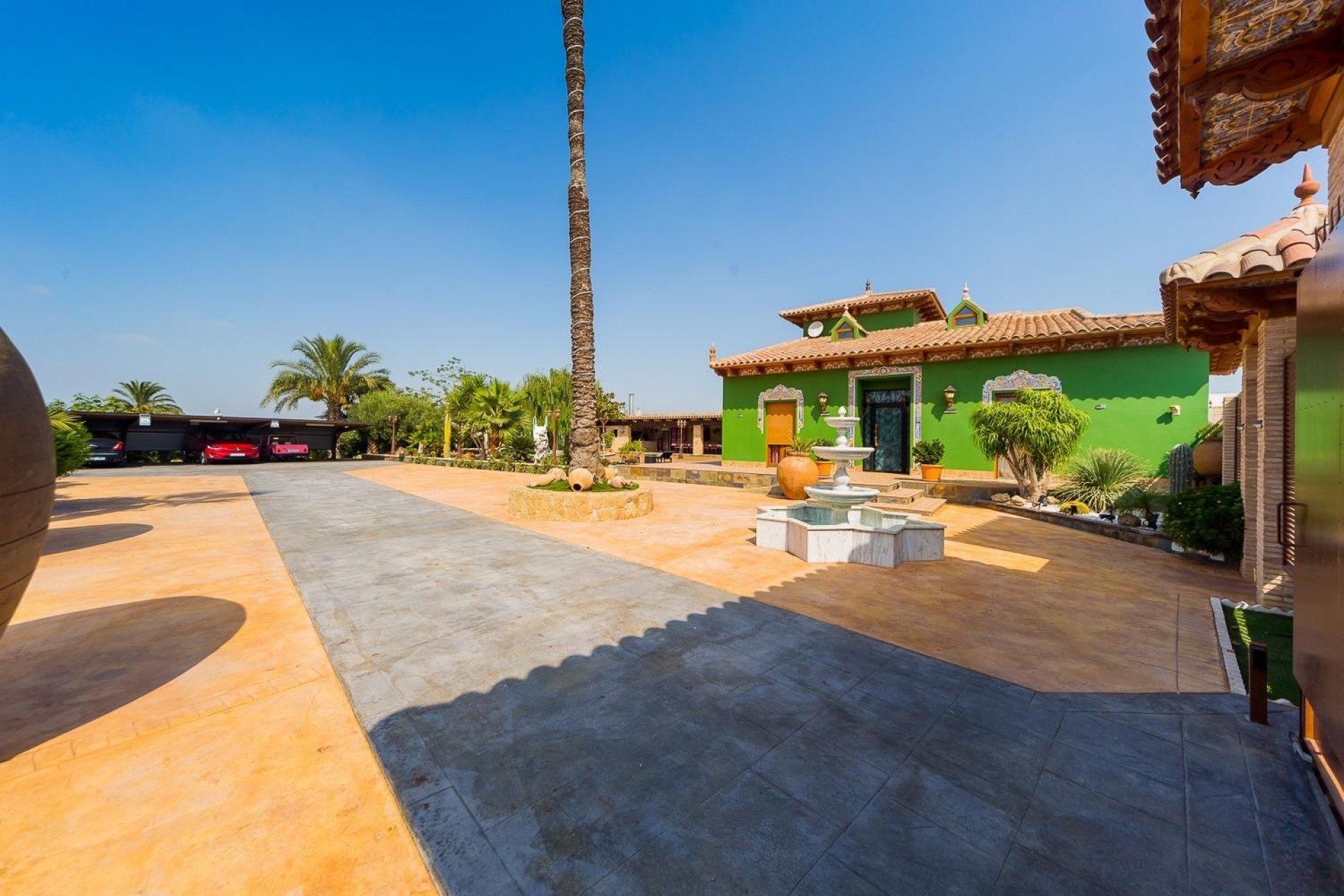 Resale - Finca / Country Property -
Almoradí