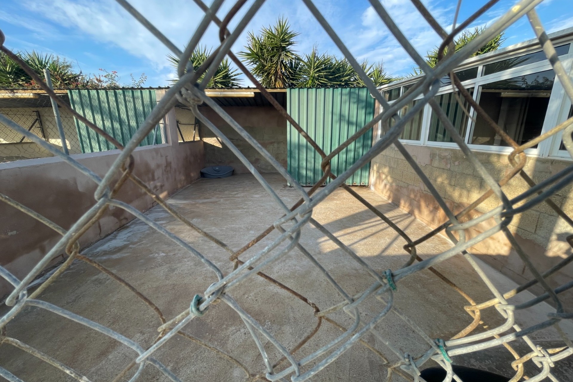 Resale - Finca / Country Property -
Elche - Las Bayas