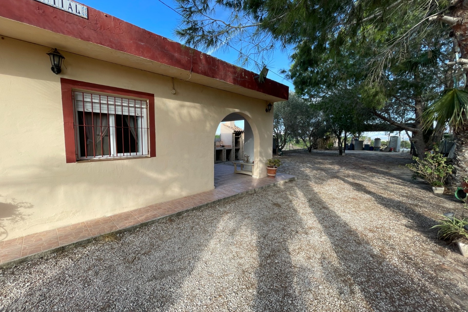 Resale - Finca / Country Property -
Jacarilla