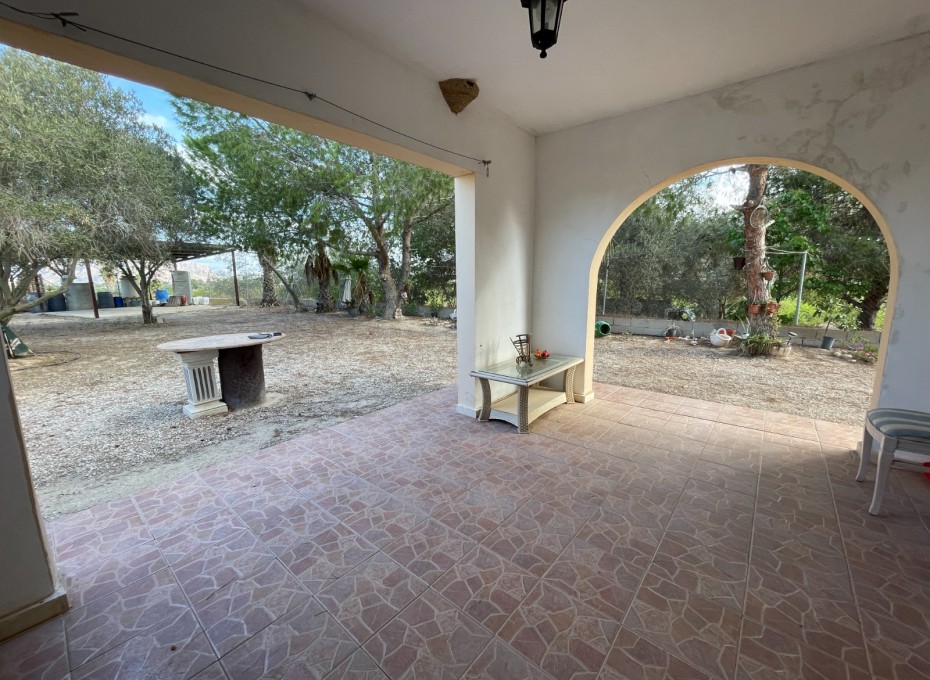 Resale - Finca / Country Property -
Jacarilla