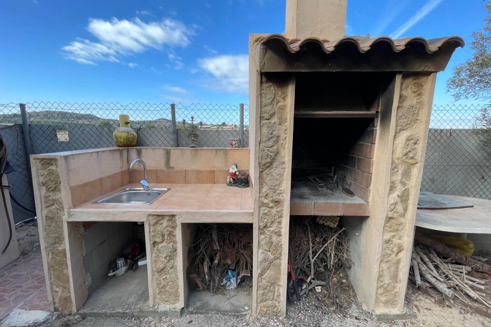 Resale - Finca / Country Property -
Jacarilla