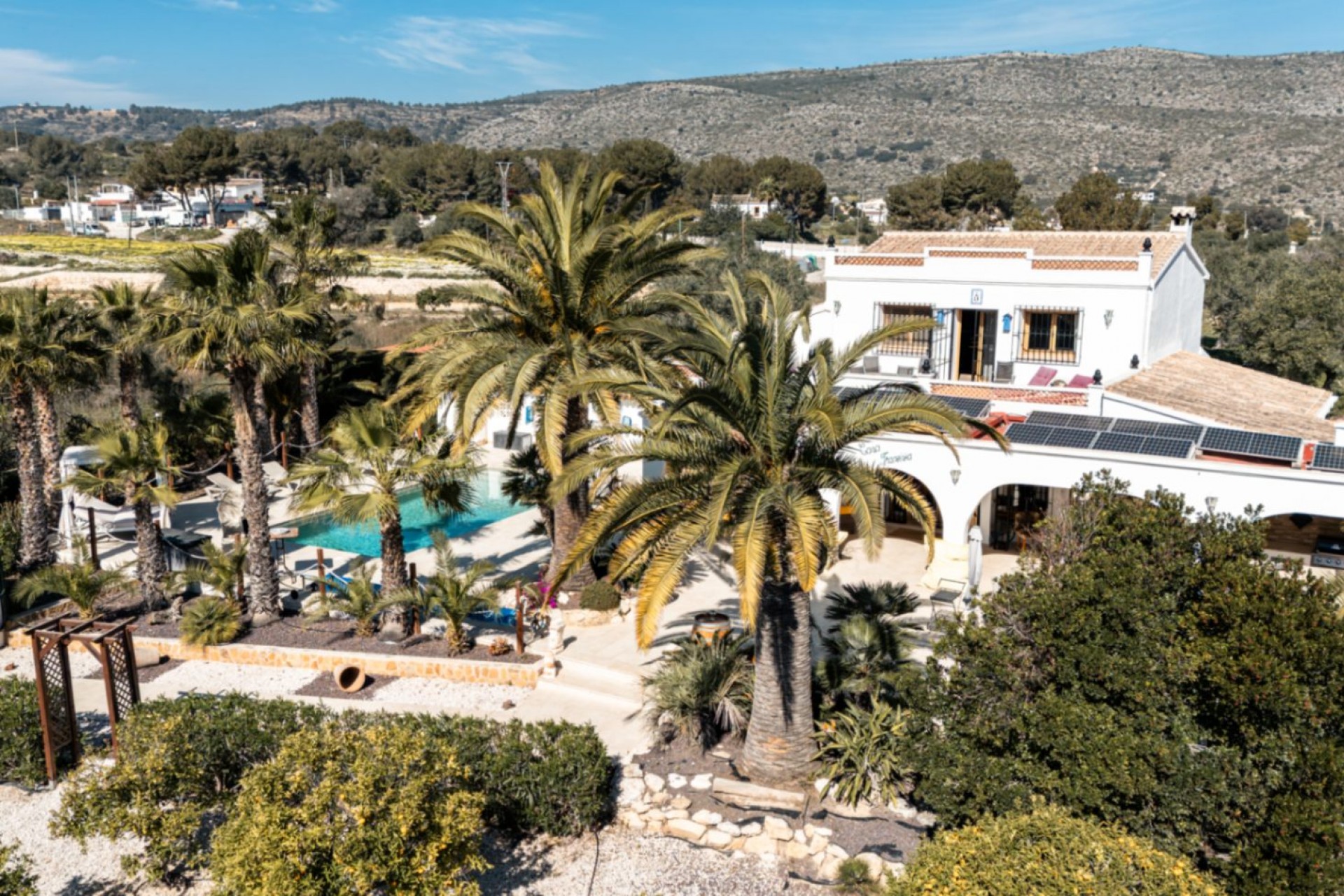 Resale - Finca -
Teulada - Canor
