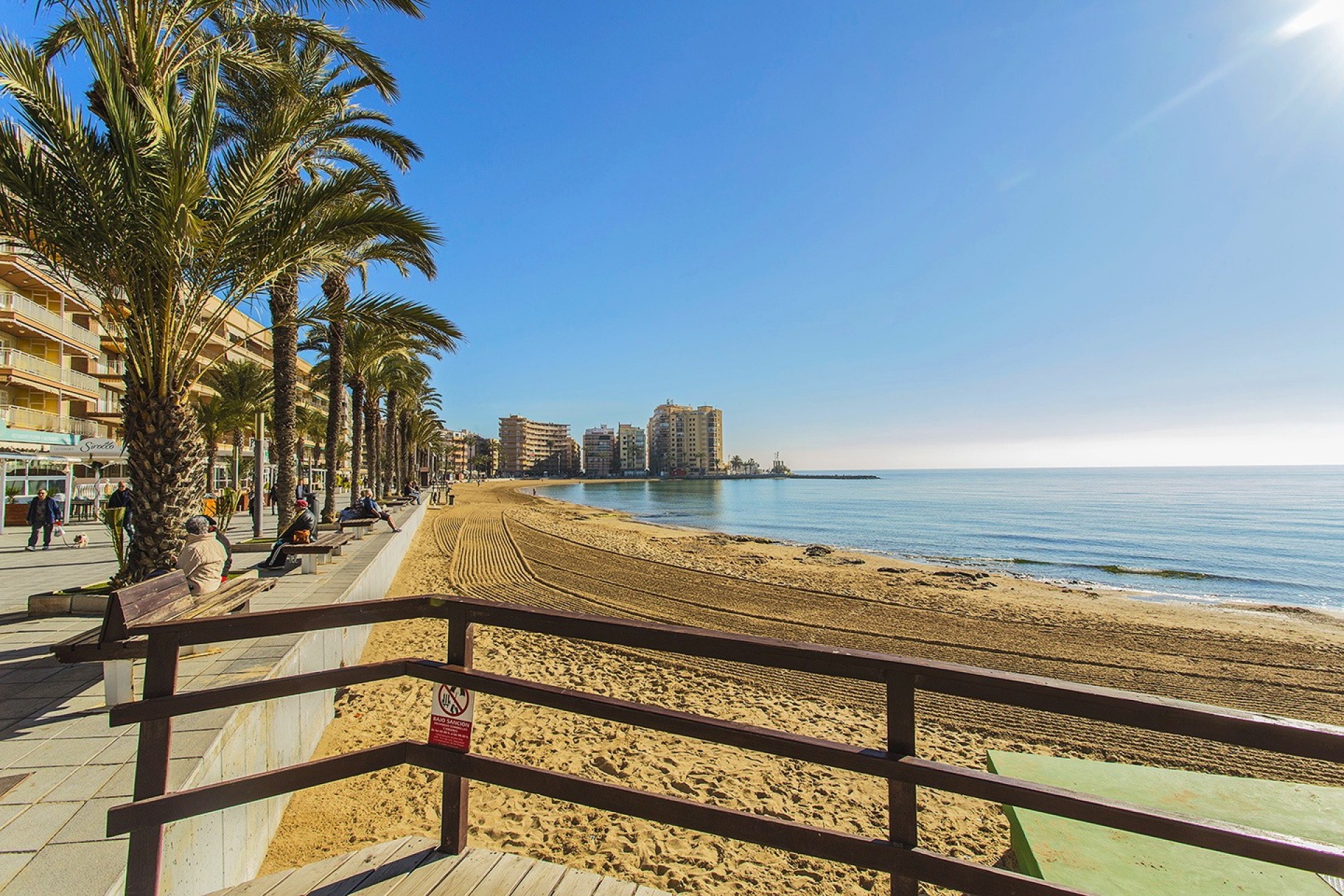 Resale - Flat -
Torrevieja - Playa del cura
