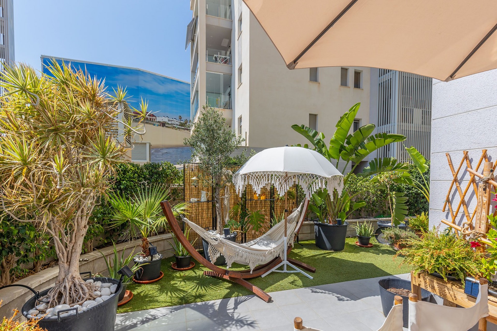 Resale - Ground floor apartment -
La Mata - Playa