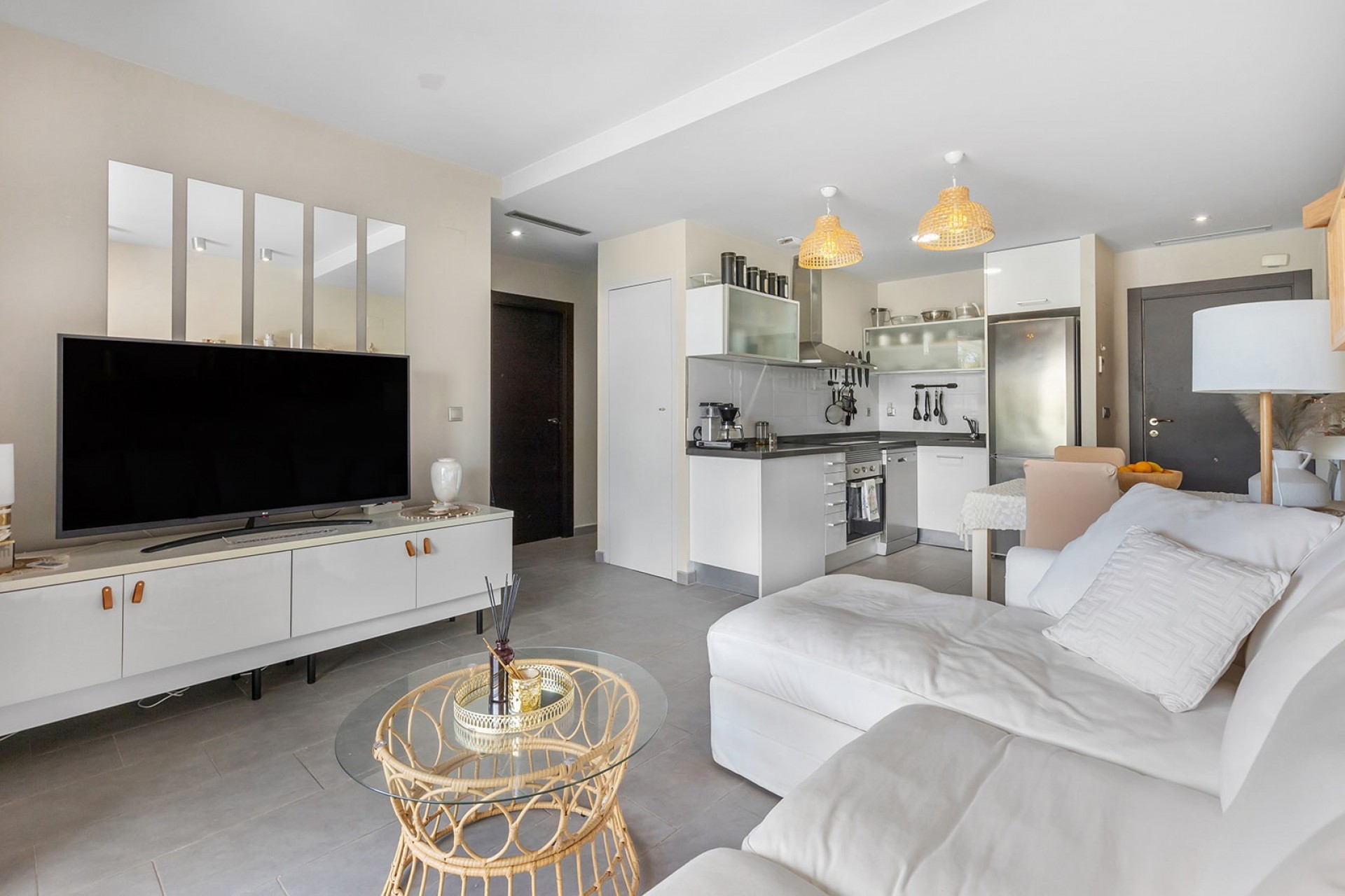 Resale - Ground floor apartment -
La Mata - Playa