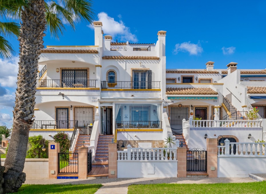 Resale - House -
Orihuela Costa* - Los Dolses