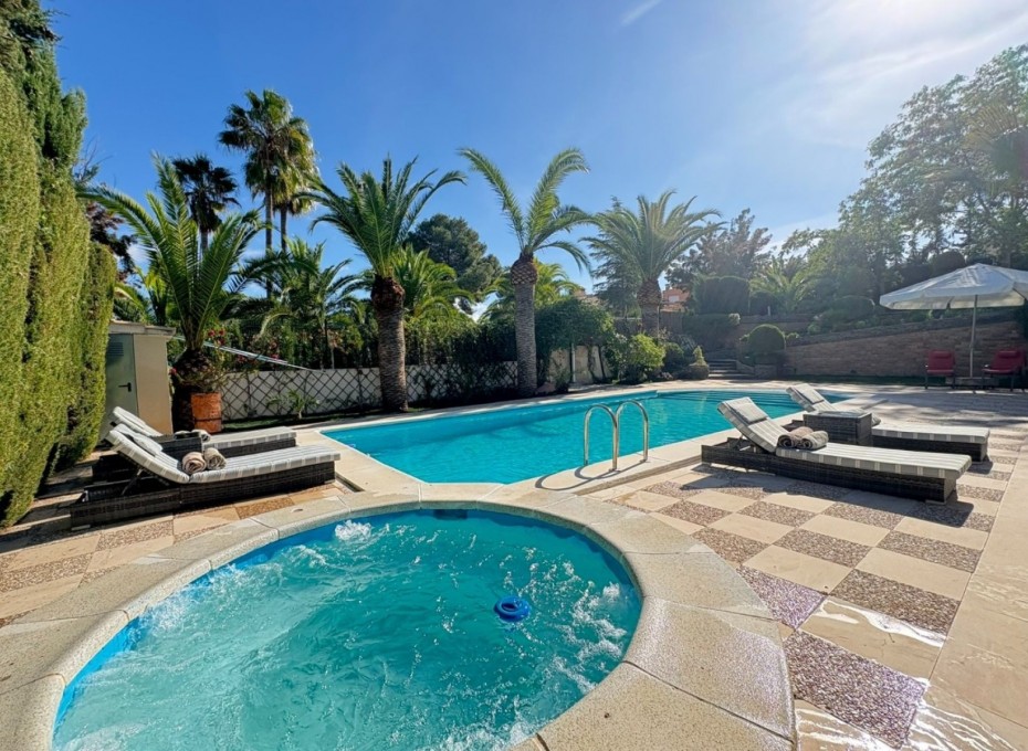 Resale - Independent villa -
Alcayna