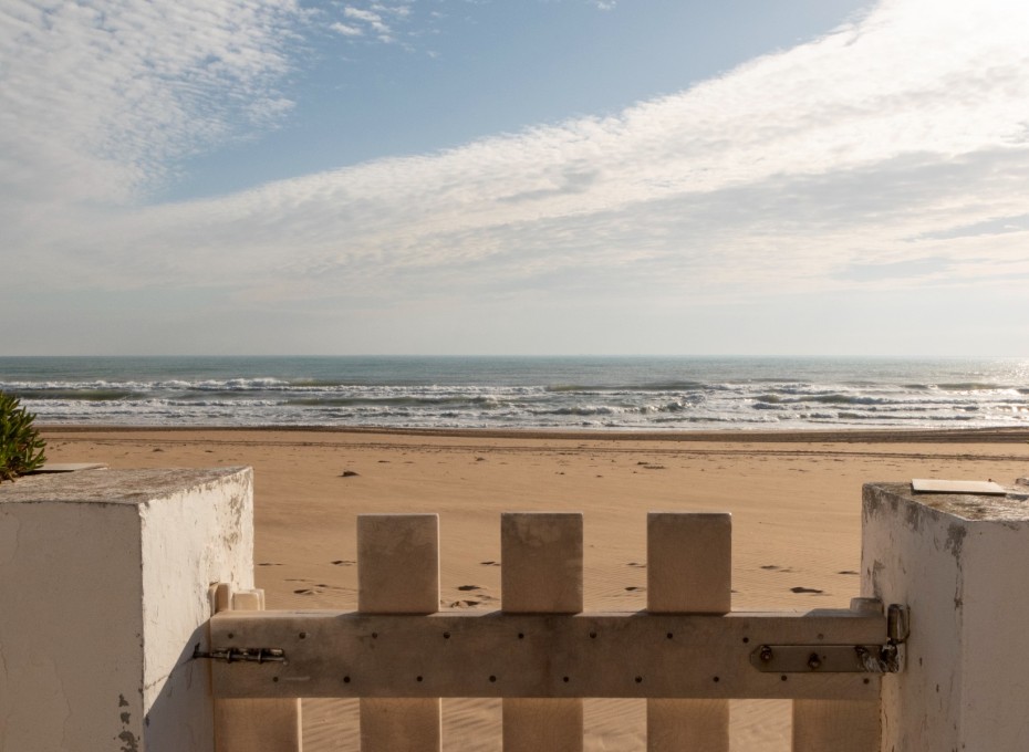 Resale - Independent villa -
Guardamar del Segura - Guardamar Playa