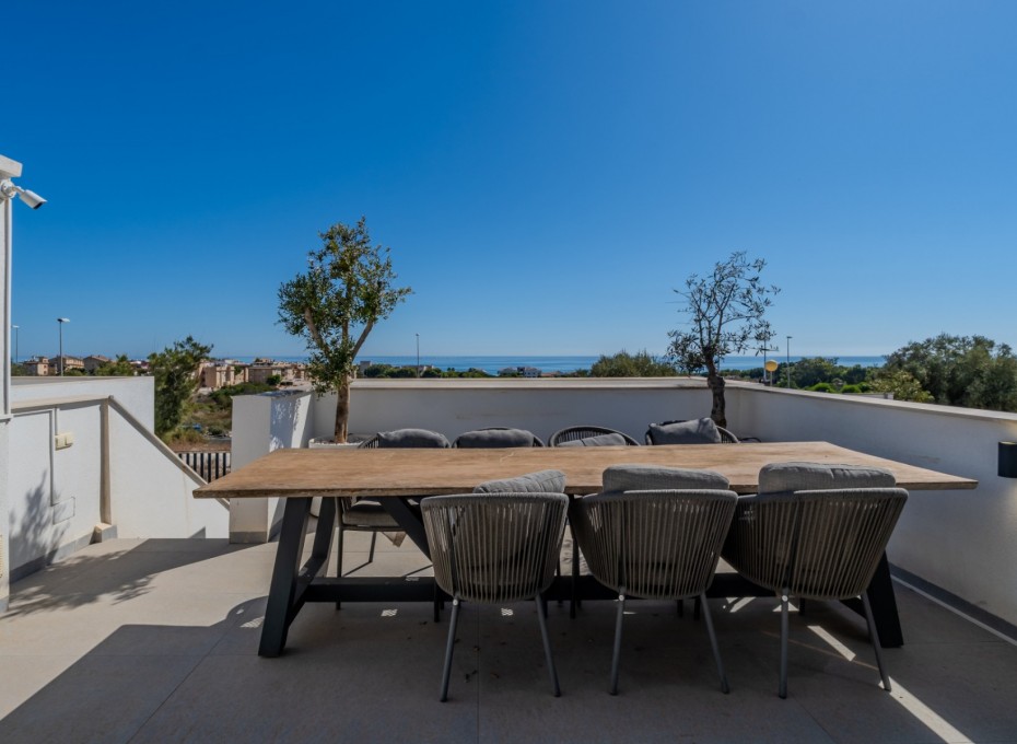 Resale - Independent villa -
Guardamar del Segura - Urbanizaciones