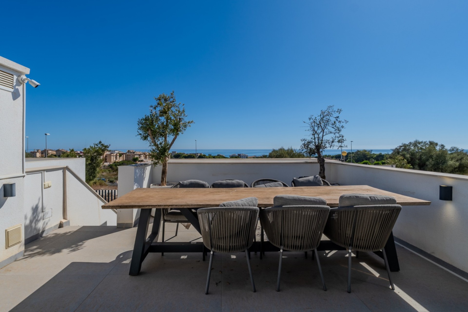 Resale - Independent villa -
Guardamar del Segura - Urbanizaciones