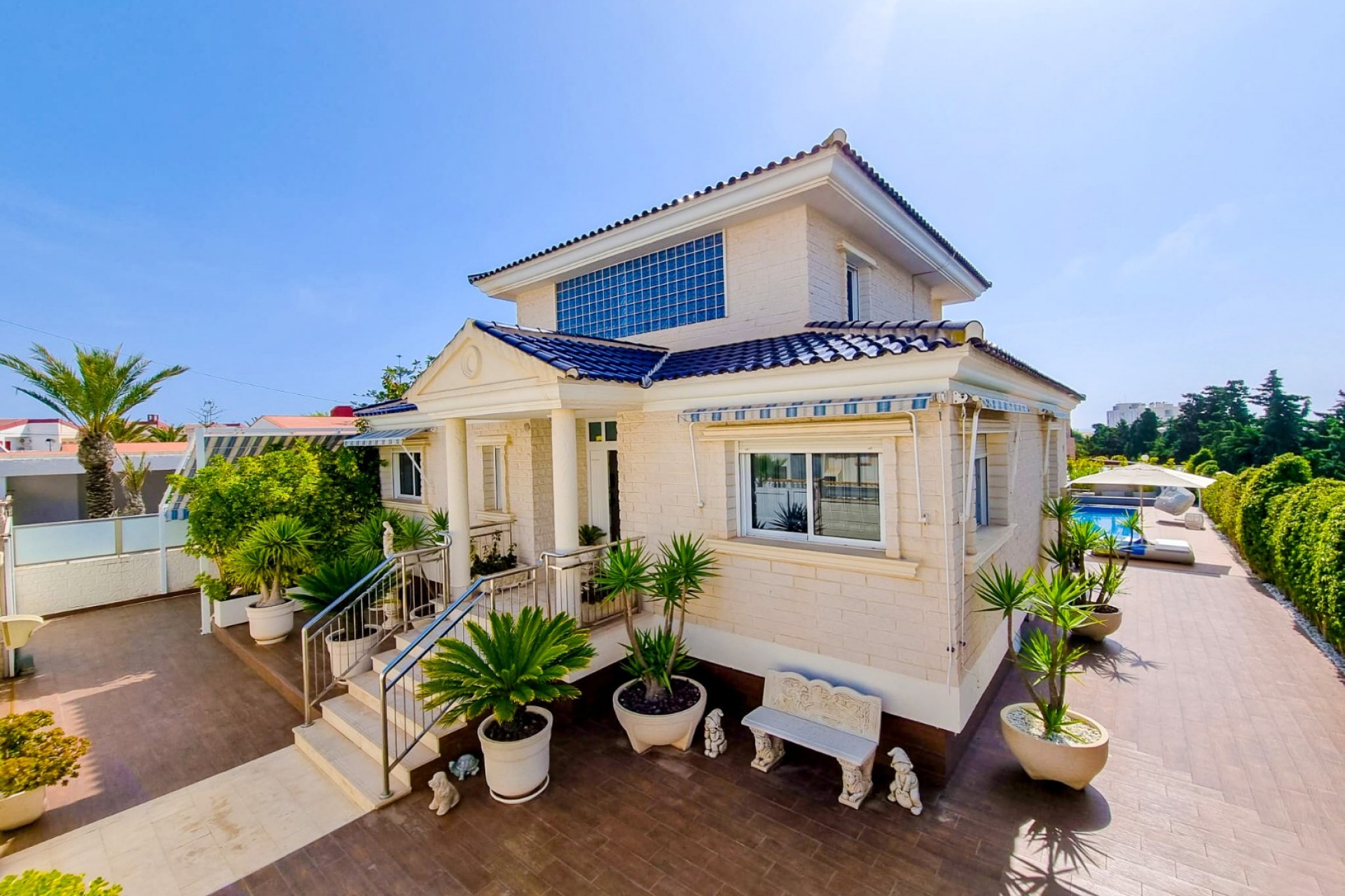 Resale - Independent villa -
Torrevieja - La Mata