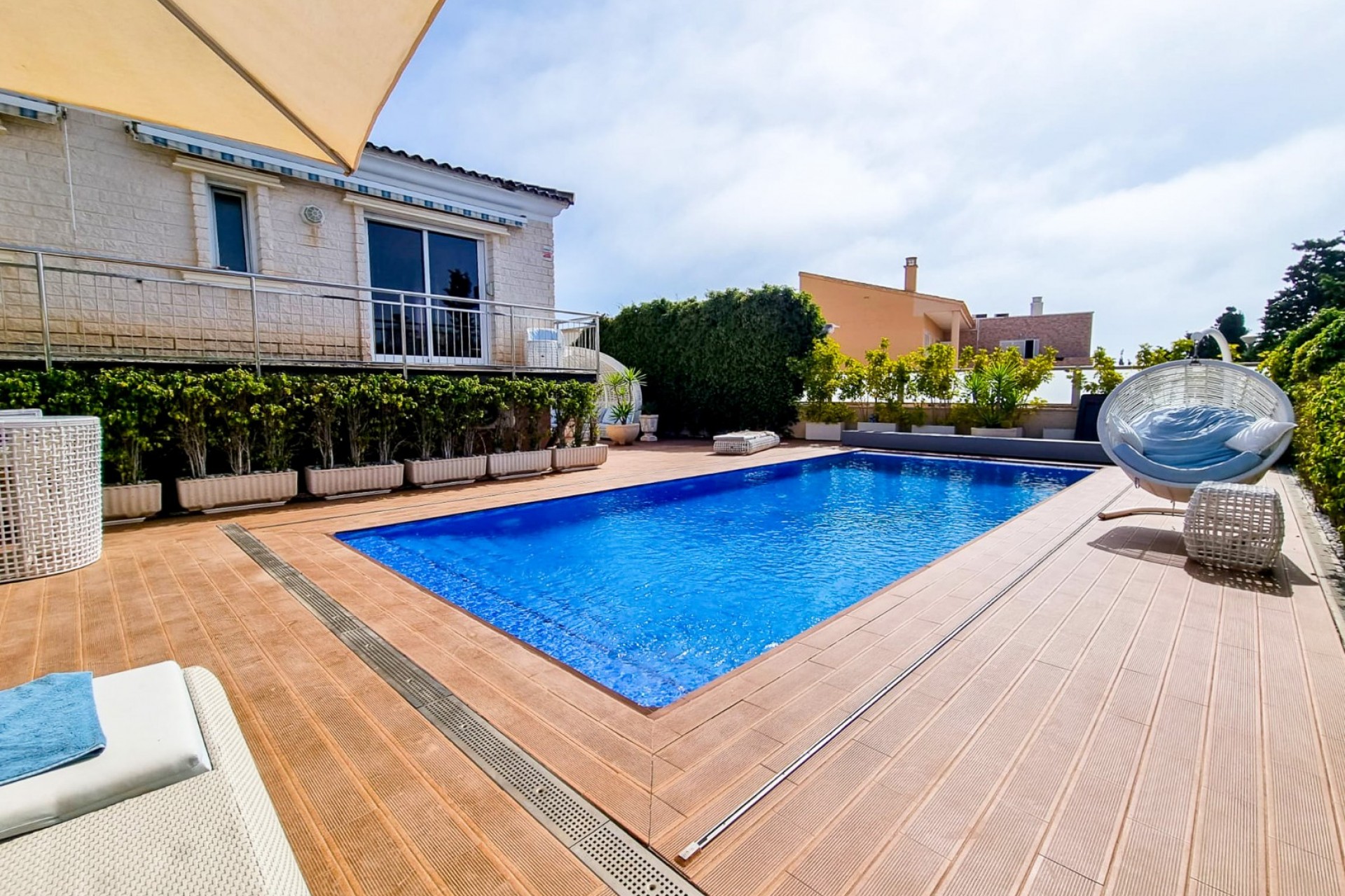Resale - Independent villa -
Torrevieja - La Mata