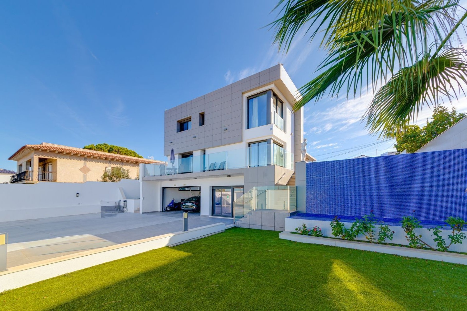 Resale - Independent villa -
Torrevieja