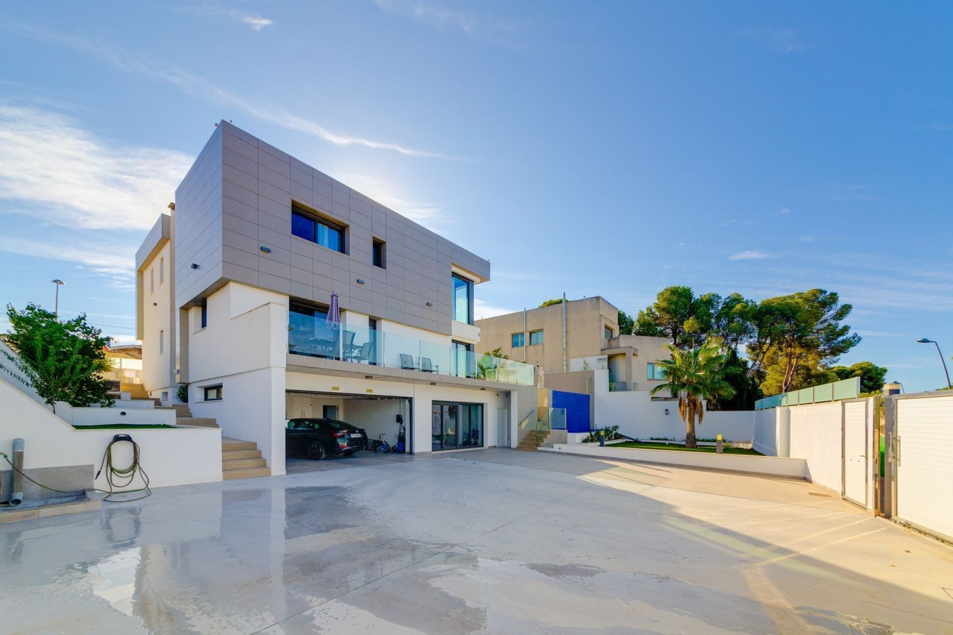 Resale - Independent villa -
Torrevieja