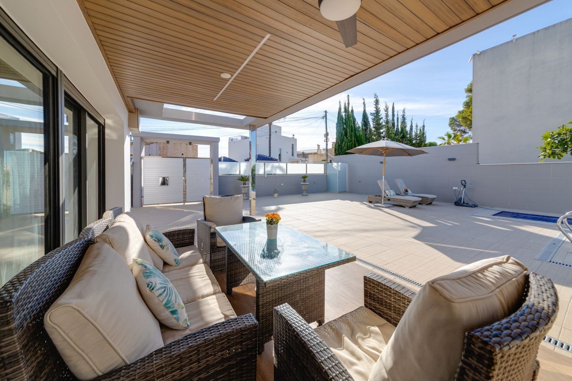 Resale - Independent villa -
Torrevieja