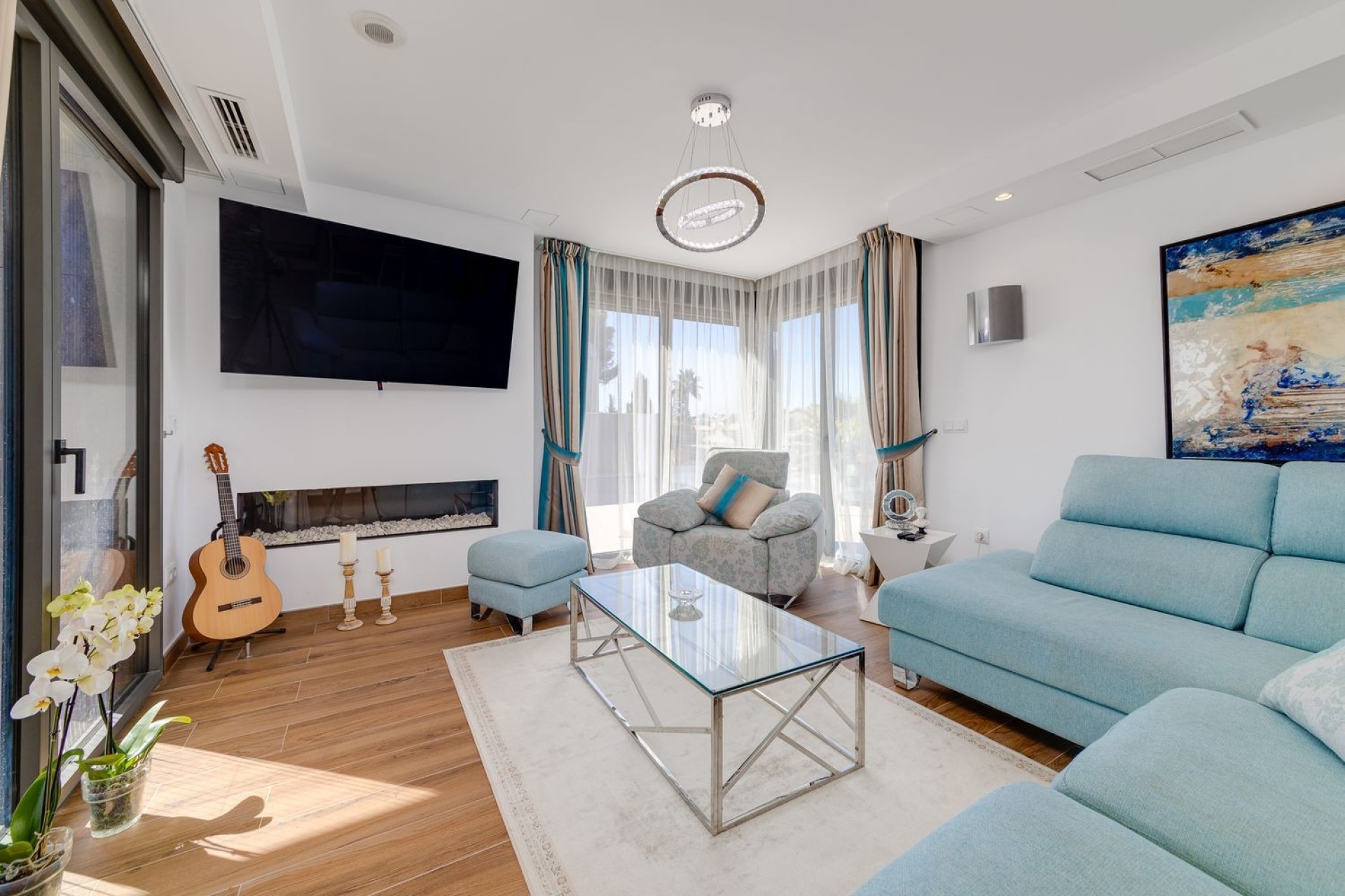 Resale - Independent villa -
Torrevieja
