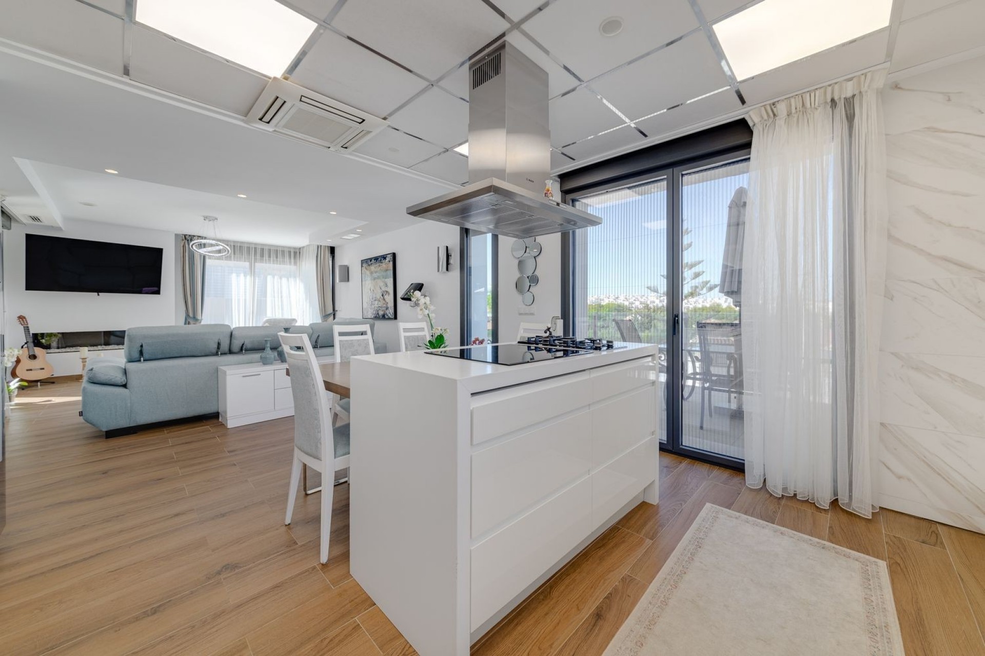 Resale - Independent villa -
Torrevieja