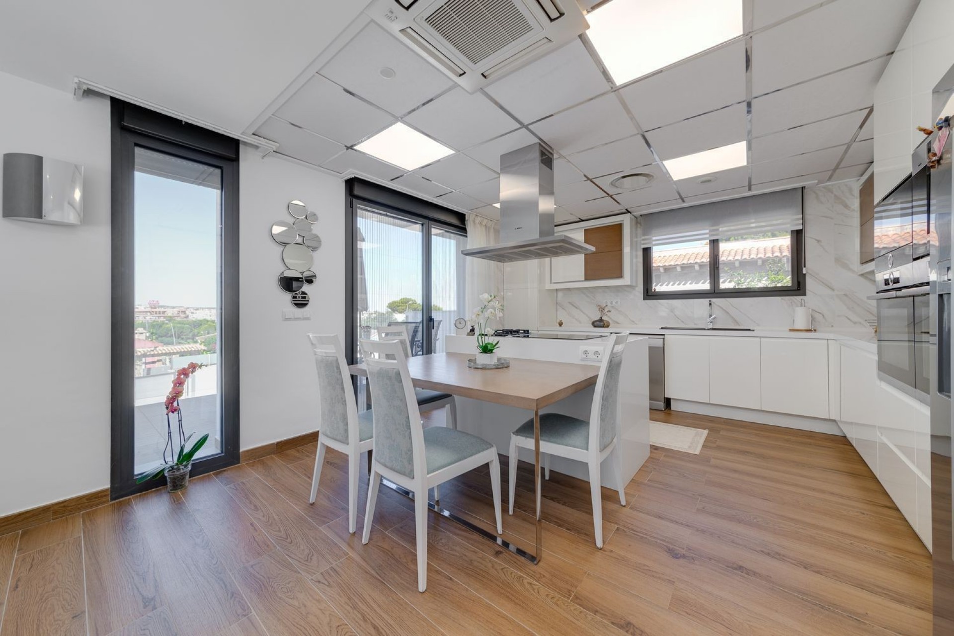 Resale - Independent villa -
Torrevieja