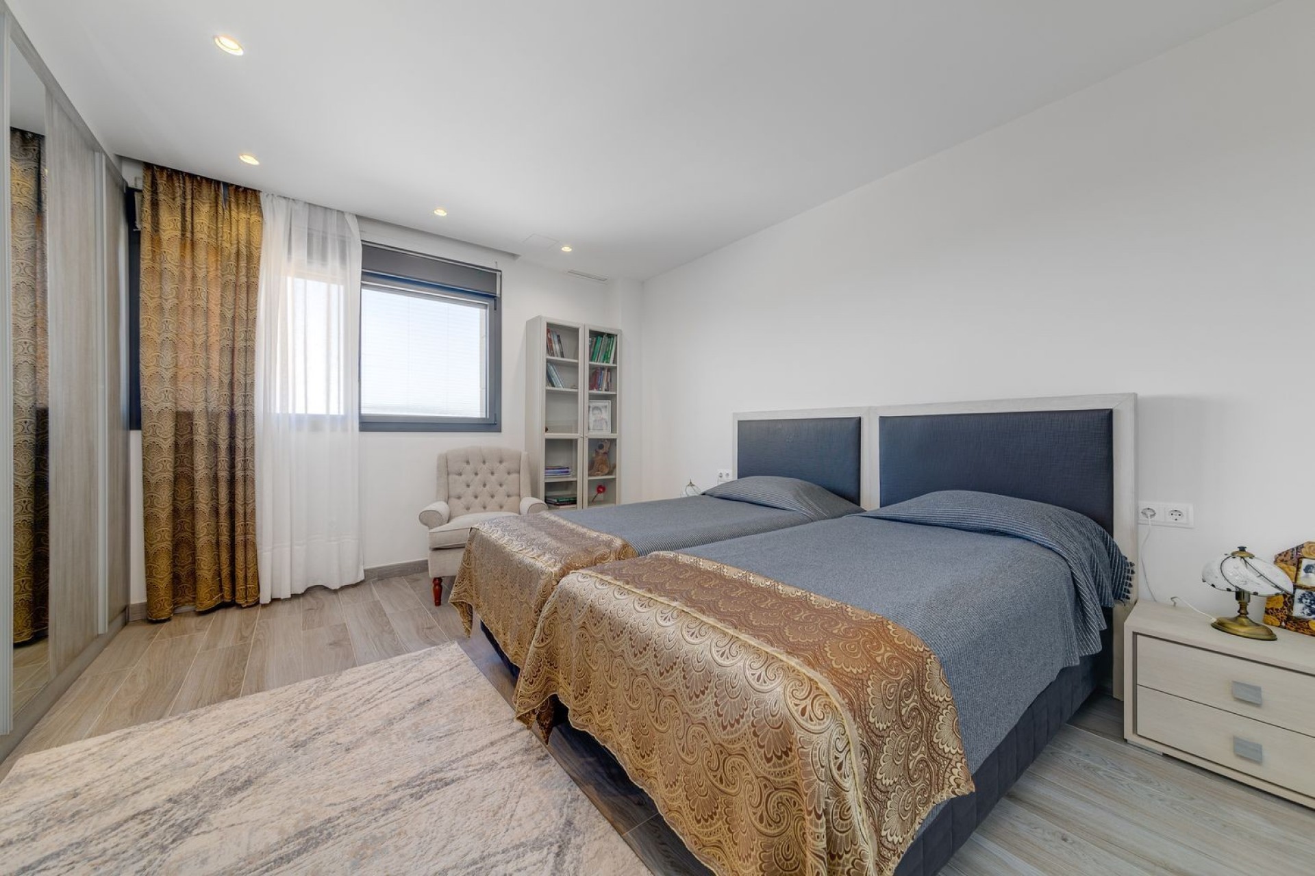 Resale - Independent villa -
Torrevieja
