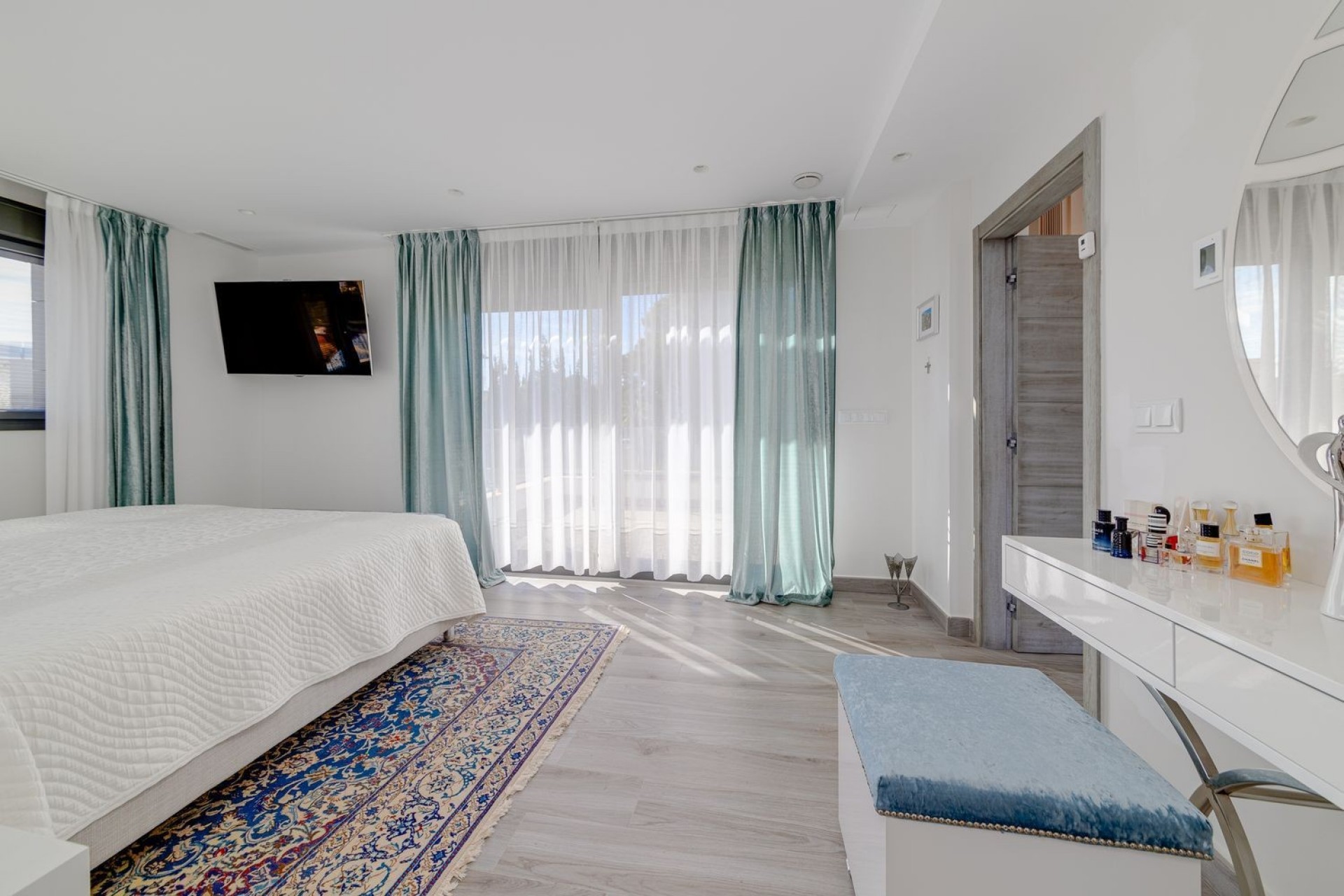 Resale - Independent villa -
Torrevieja