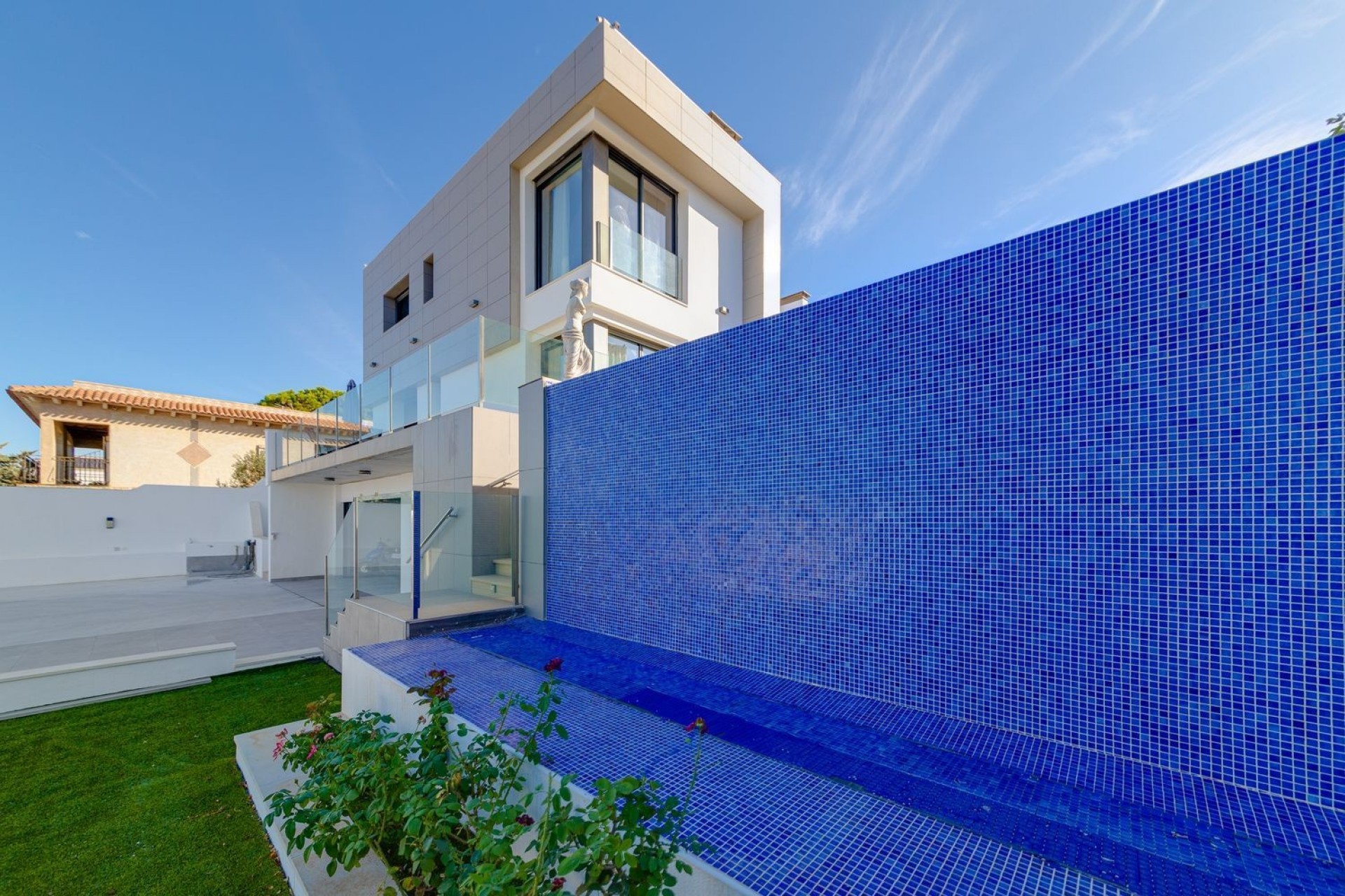 Resale - Independent villa -
Torrevieja