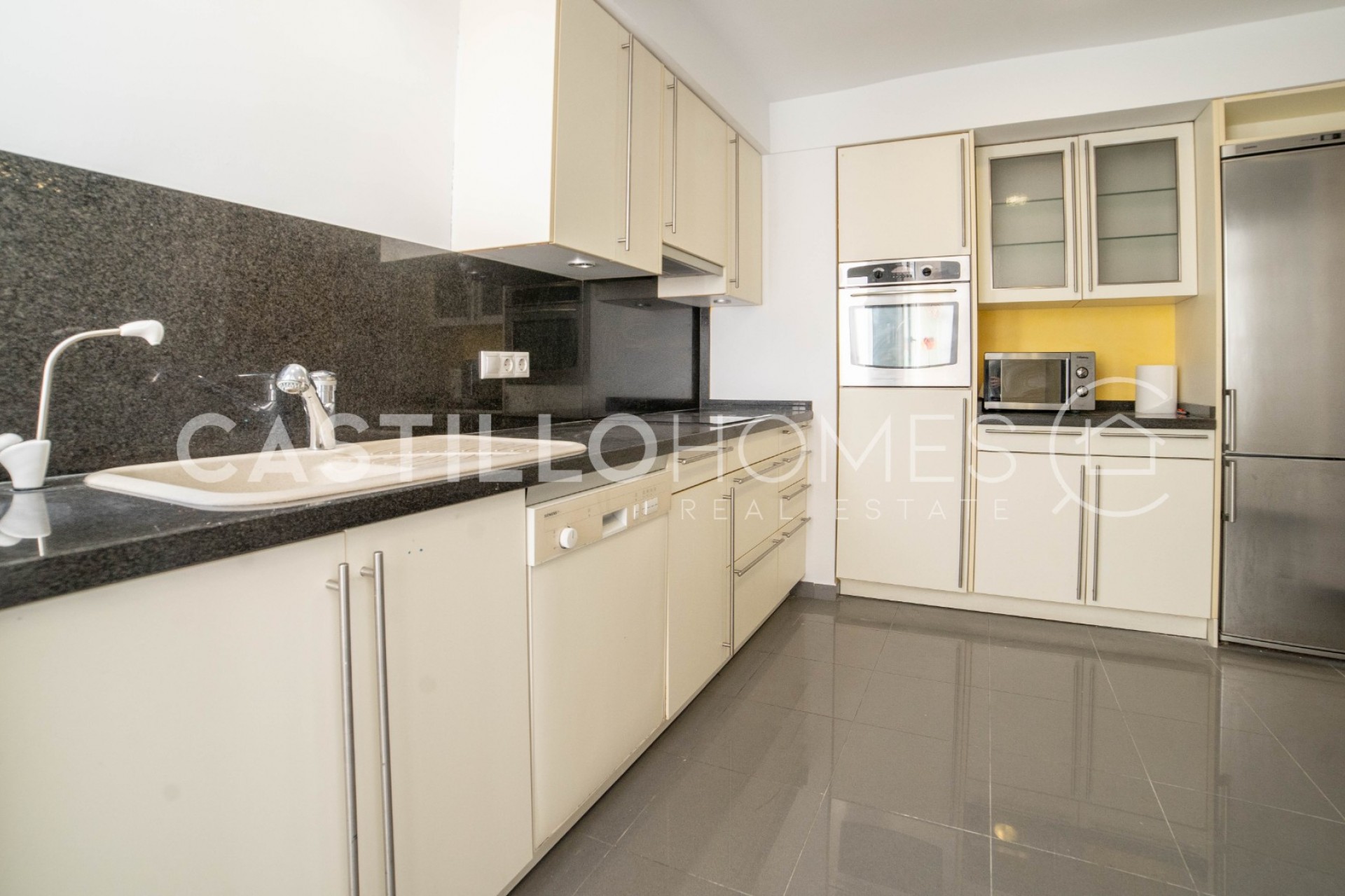 Resale - Penthouse -
Torrevieja - Centro