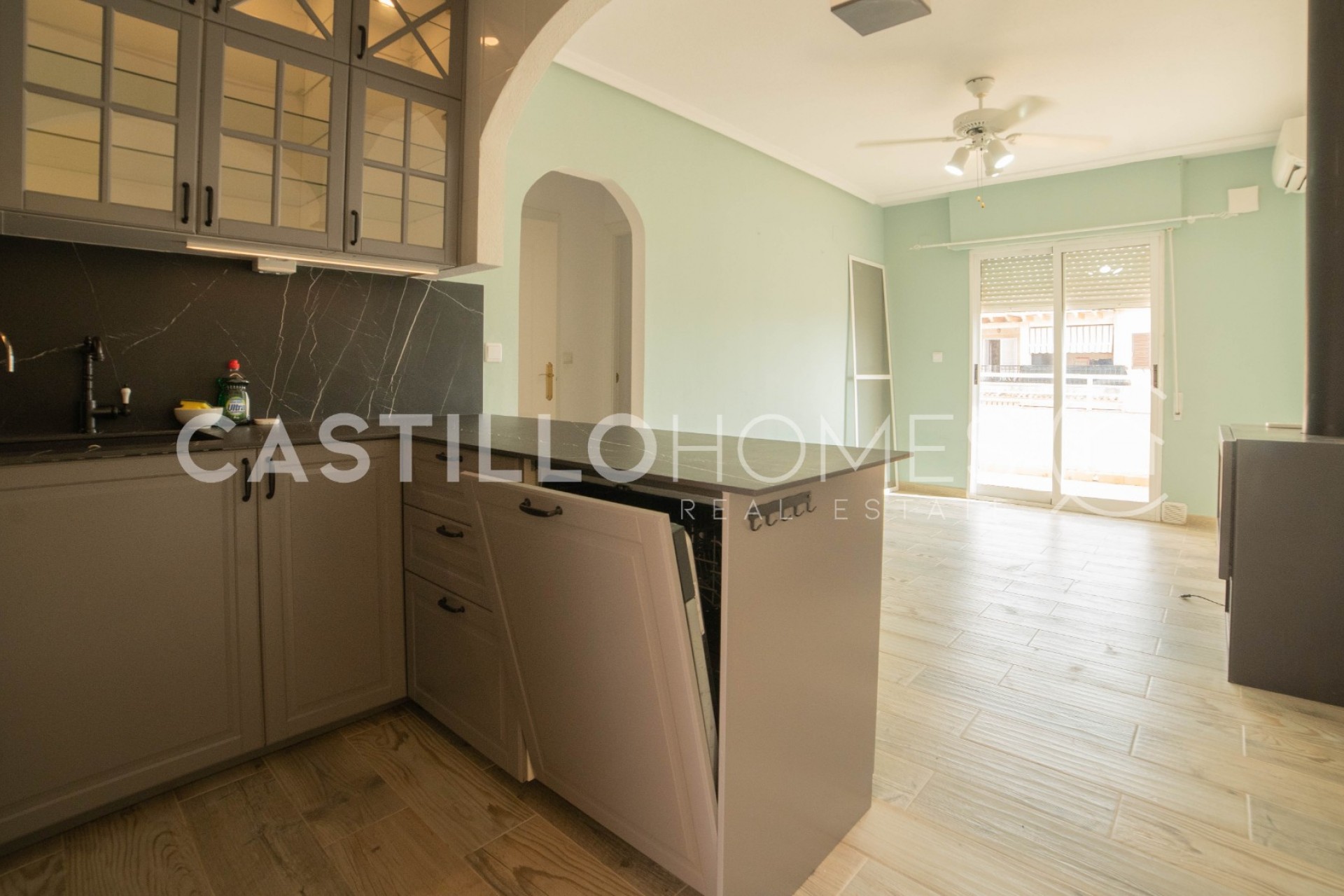 Resale - Penthouse -
Torrevieja - Nueva Torrevieja - Aguas Nuevas