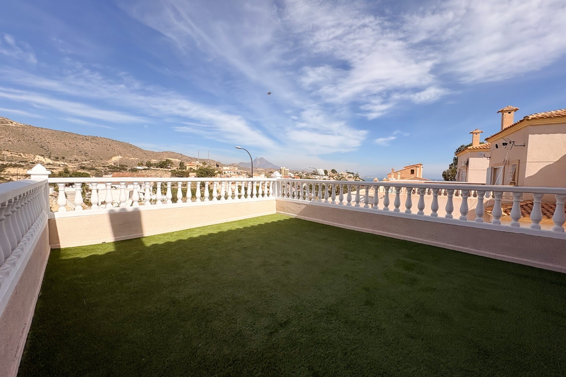 Resale - Semi-Detached Villa -
El Campello - Pueblo Acantilado - Venta Lanuza