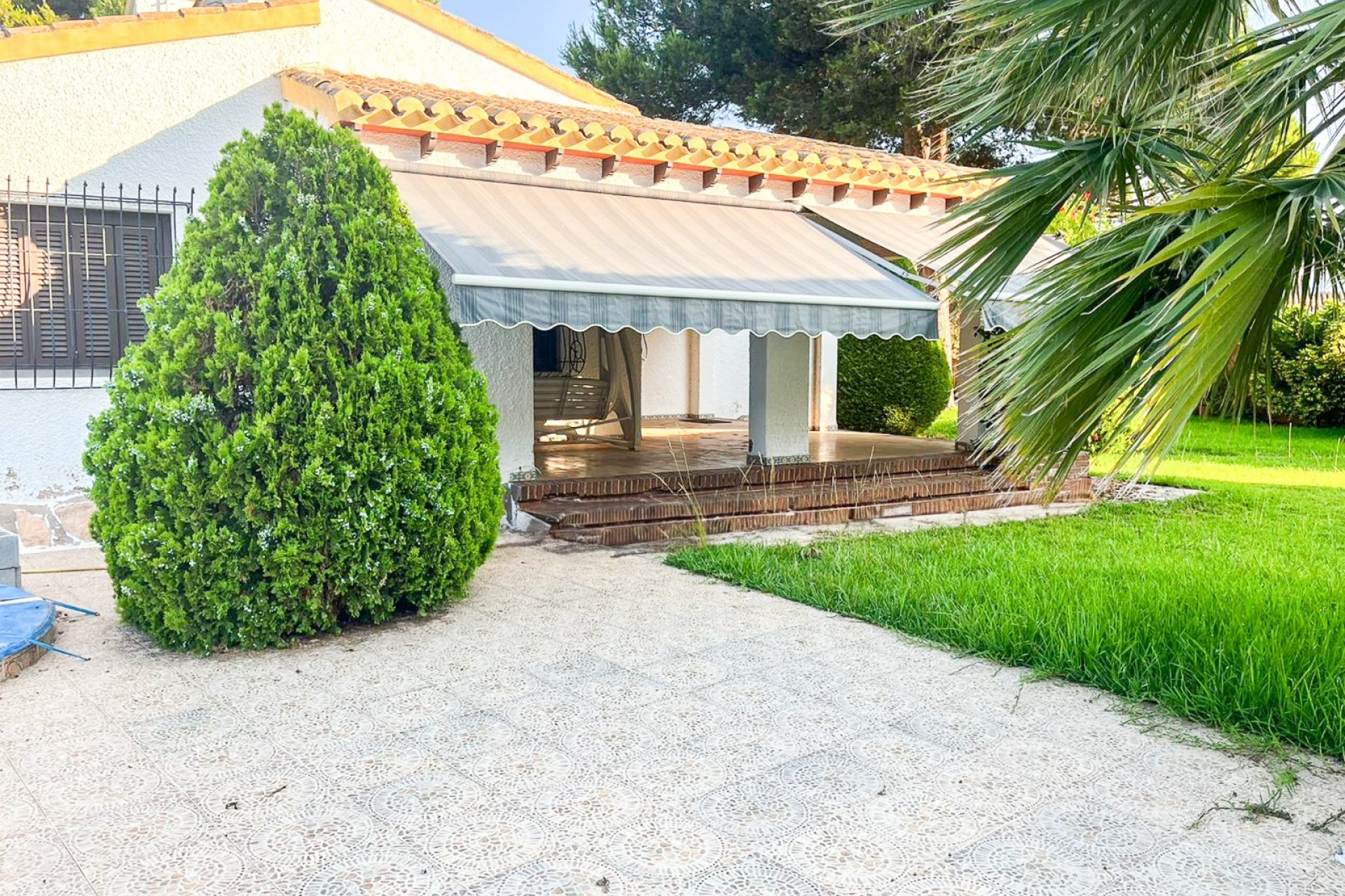Resale - Semi-Detached Villa -
Orihuela Costa - Punta Prima