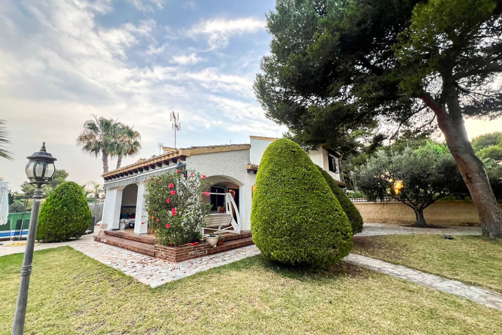 Resale - Semi-Detached Villa -
Orihuela Costa - Punta Prima