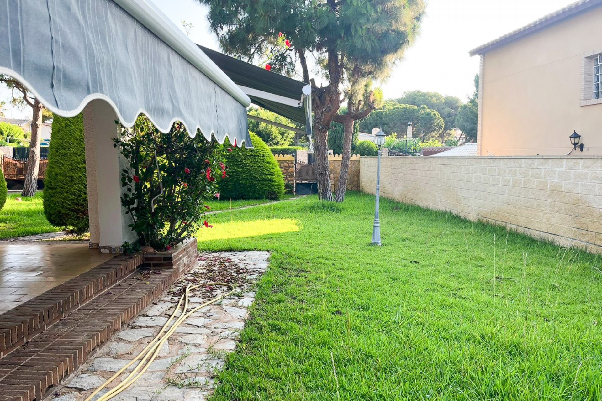 Resale - Semi-Detached Villa -
Orihuela Costa - Punta Prima